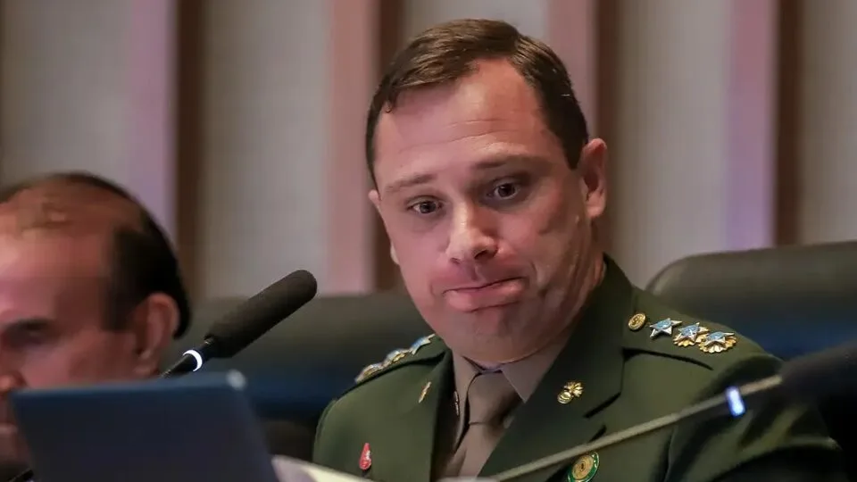 Moraes nega pedido de Mauro Cid para viajar ao exterior