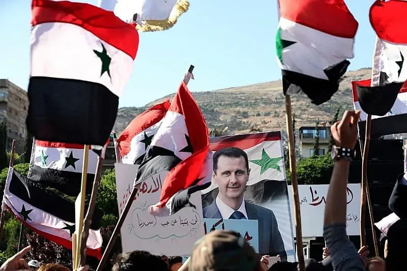 Justiça da Síria condena seu ex-presidente Bashar al-Assad à morte, enquanto ele segue asilado em Moscou