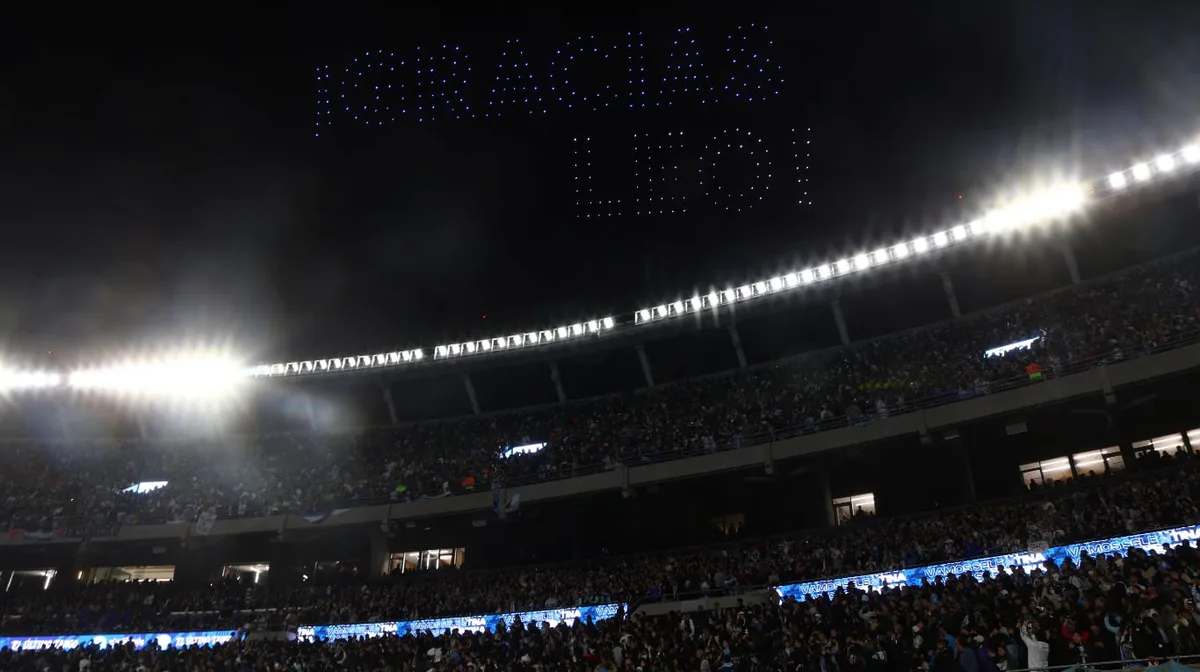 La reacción de los hinchas al comunicado de la empresa que apareció en el show de drones de Messi