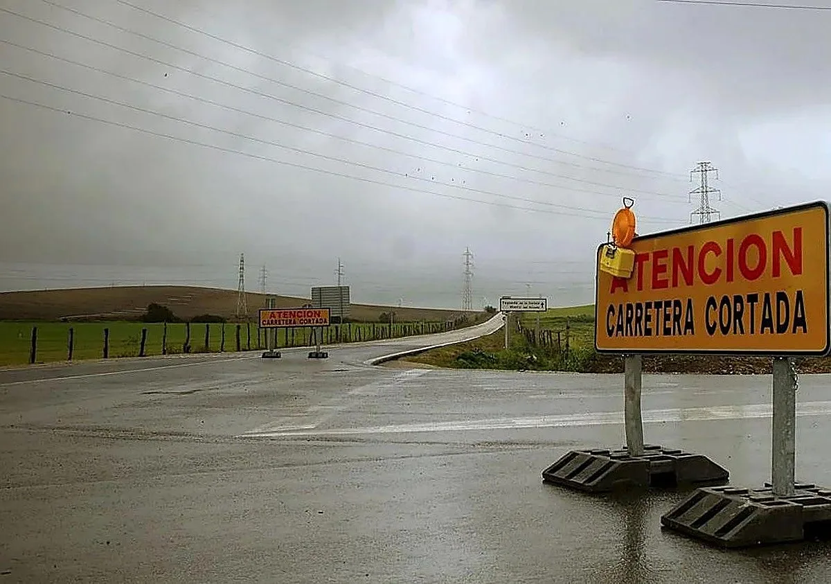 La lluvia mantiene cortadas tres carreteras en Córdoba y deja 30 incidencias en la provincia