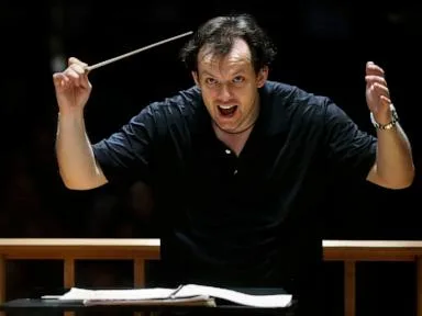 Boston Symphony Orchestra and musicians extend contract for 48 hours, delaying possible first strike