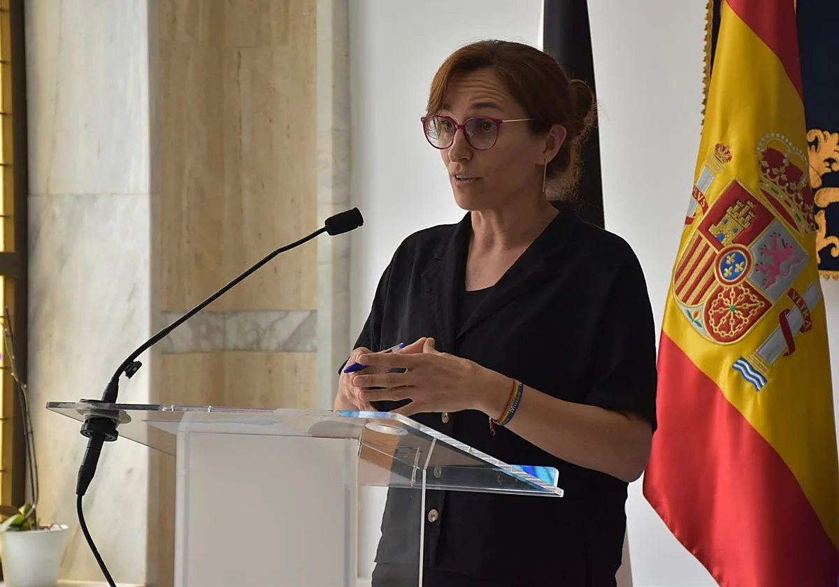 Sanidad convoca de urgencia a las comunidades para enviar vacunas a Ceuta