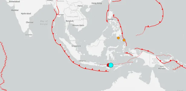 Terremoto de magnitude 7,7 atinge Indonésia