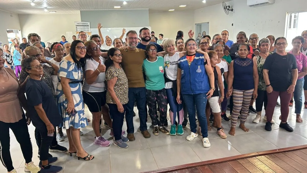 Alysson Bestene visita idosos no CRAS da Sobral e fala sobre novos ônibus