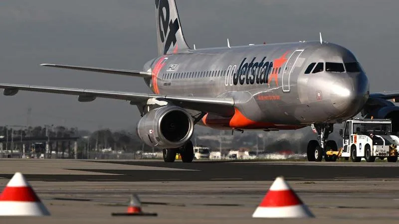 Jetstar flight to Melbourne diverted back to Perth Airport after alleged mechanical issue