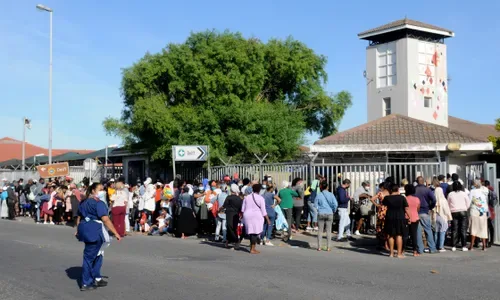 Alleged queue-selling and bribery hit Home Affairs, SASSA and public clinics