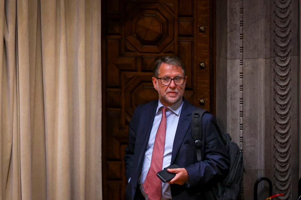 Governo propõe subsídio de 160 euros para polícias da UNEF, mas protestos mantêm-se