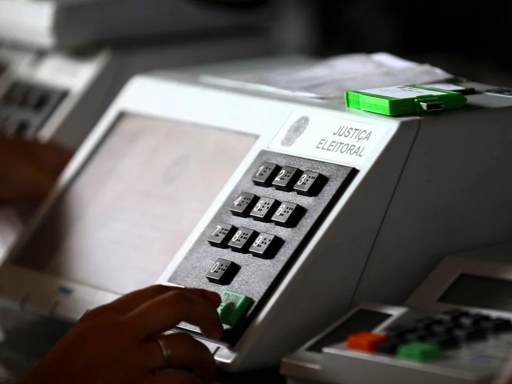 Senado no PR tem empate entre aliado de Ratinho Jr., PT e PL