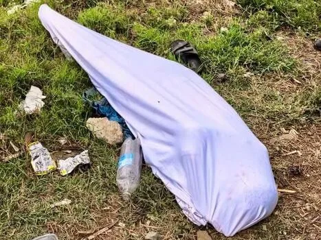 Sleepy woman mistaken for a corpse