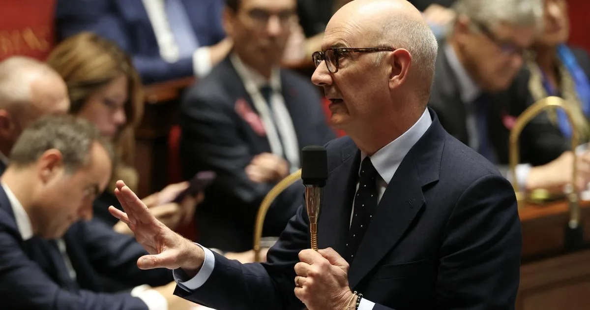 « Nous ne sommes pas dans un effet boule de neige », Roland Lescure tente de dédramatiser la situation de la dette