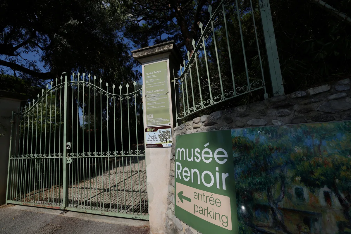 仏で盗難のルノワール2点、1カ月ぶり回収