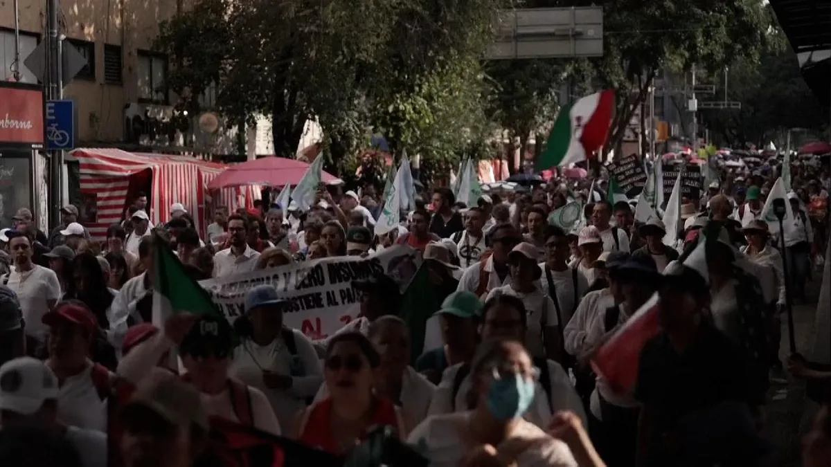 Mexican healthcare workers protest for better wages, conditions