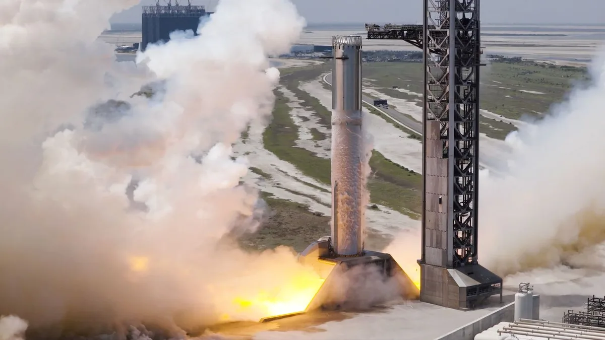 SpaceX test-fires Starship Super Heavy booster ahead of critical Flight 14 (video)