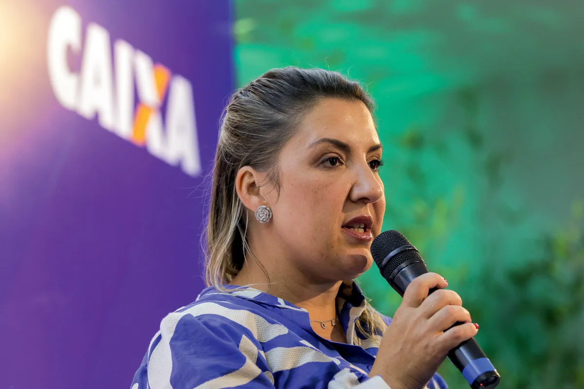 Daniella Marques sugere substituição de carreiras pelo uso de IA e corte de ate 18 ministérios