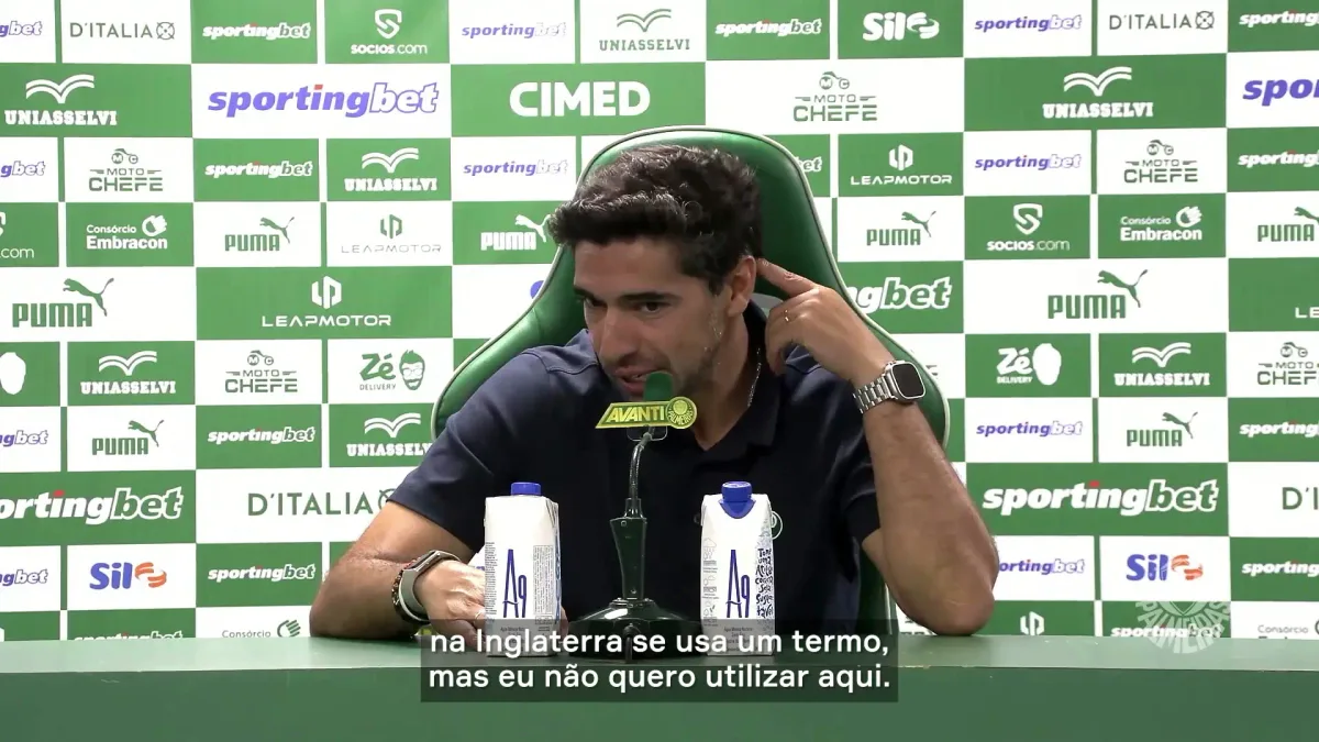 Abel Ferreira analisa momento e diz o que espera de Vitor Roque