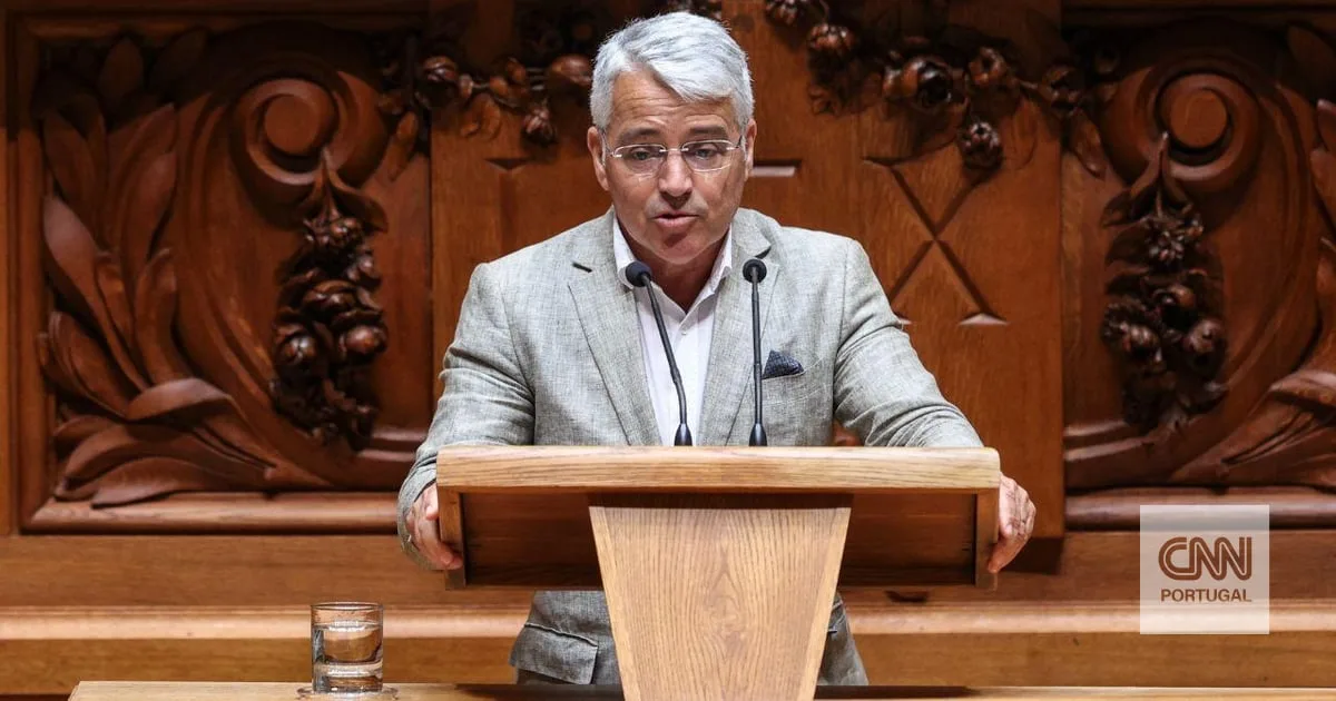 MP pede levantamento da imunidade do deputado madeirense Filipe Sousa, por suspeita de recebimento indevido de vantagem