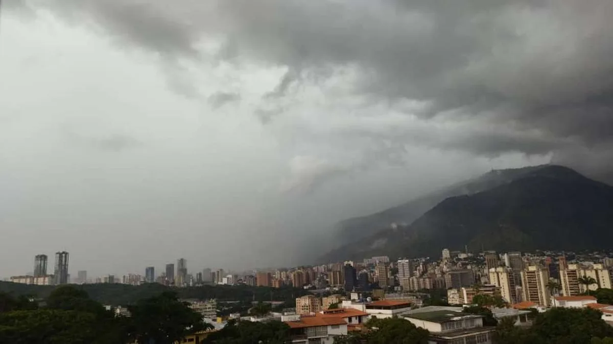 Inameh prevé lluvias intensas con descargas eléctricas en el centro del país