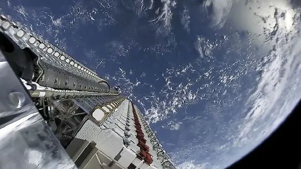 SpaceX Curbs Starlink Speeds in Ukraine, Derailing Military Missions – Zelensky’s Adviser