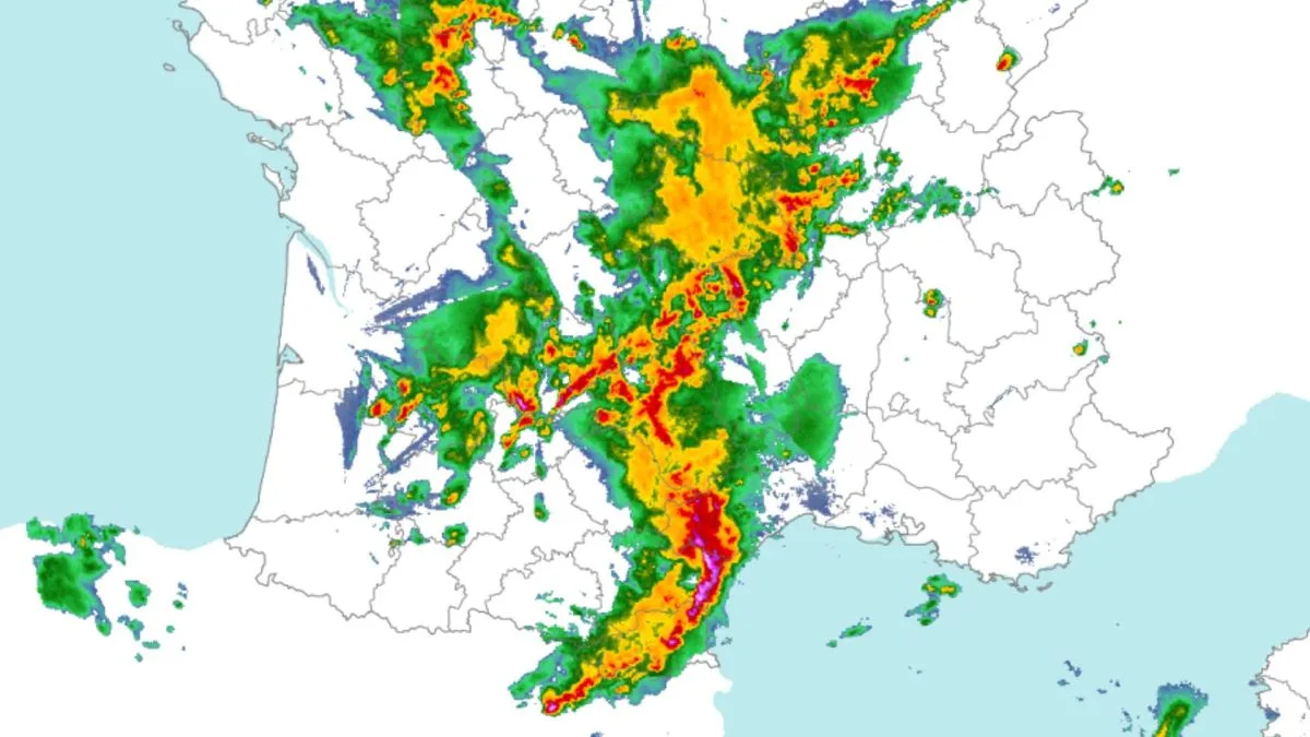 Orages du 24 août 2026 : les images saisissantes des tornades filmées dans le sud de la France