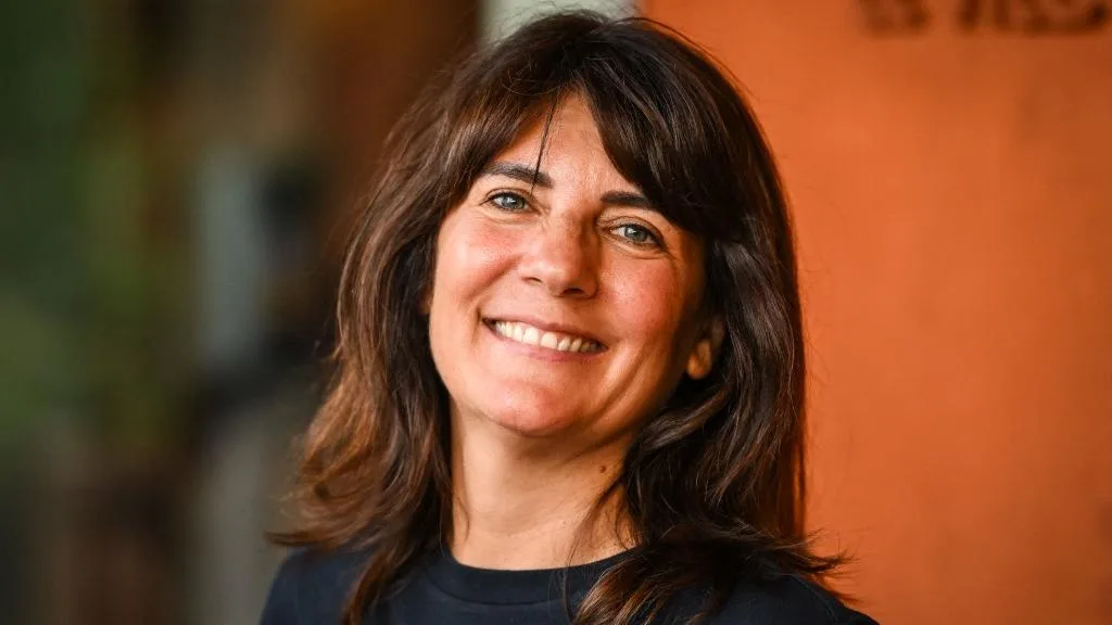 Estelle Denis critique « Le Figaro » après un article, le journal finit par changer sa manière de la définir