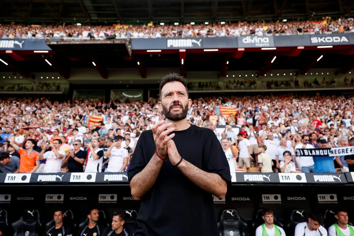 Revolución en Valencia: Gourlay y Corberán, despedidos