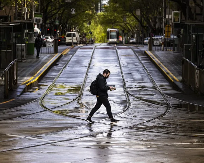 Senior Victorian public servants hid loss of up to $285m from Covid grants given to ineligible businesses