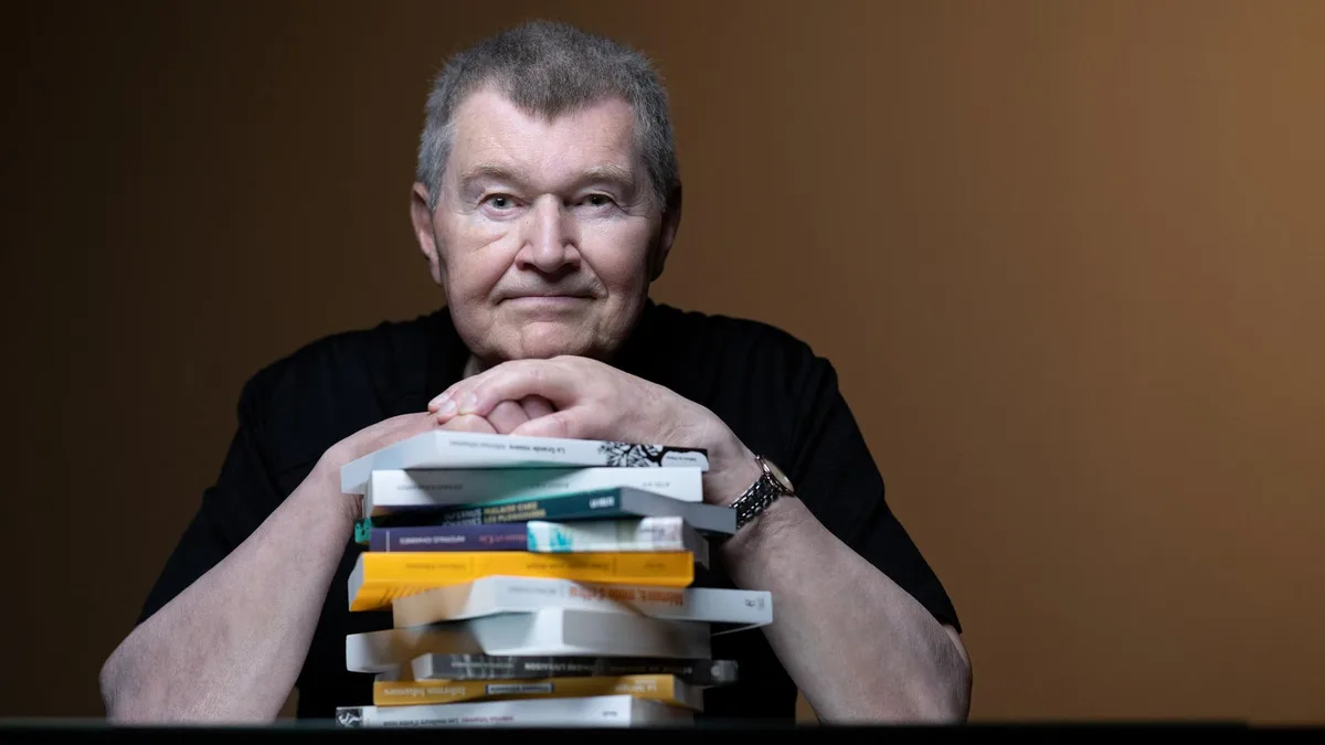Pour la rentrée littéraire, cet auteur sort 11 livres chez 11 éditeurs différents