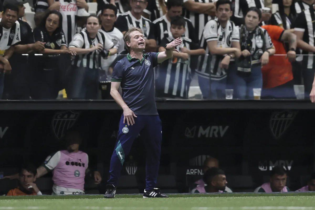 Seabra trata dois próximos jogos em casa como decisivos para o Coritiba: "Ser mentalmente forte"