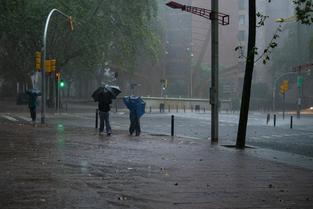La Aemet pone en alerta a gran parte de España por la llegada de la DANA Adam: fin de semana de lluvias abundantes y tormentas intensas