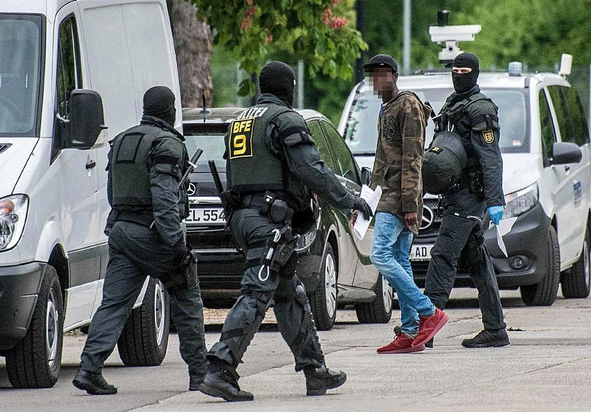 Alemania coordina con representantes talibanes el regreso de miles de afganos a su país