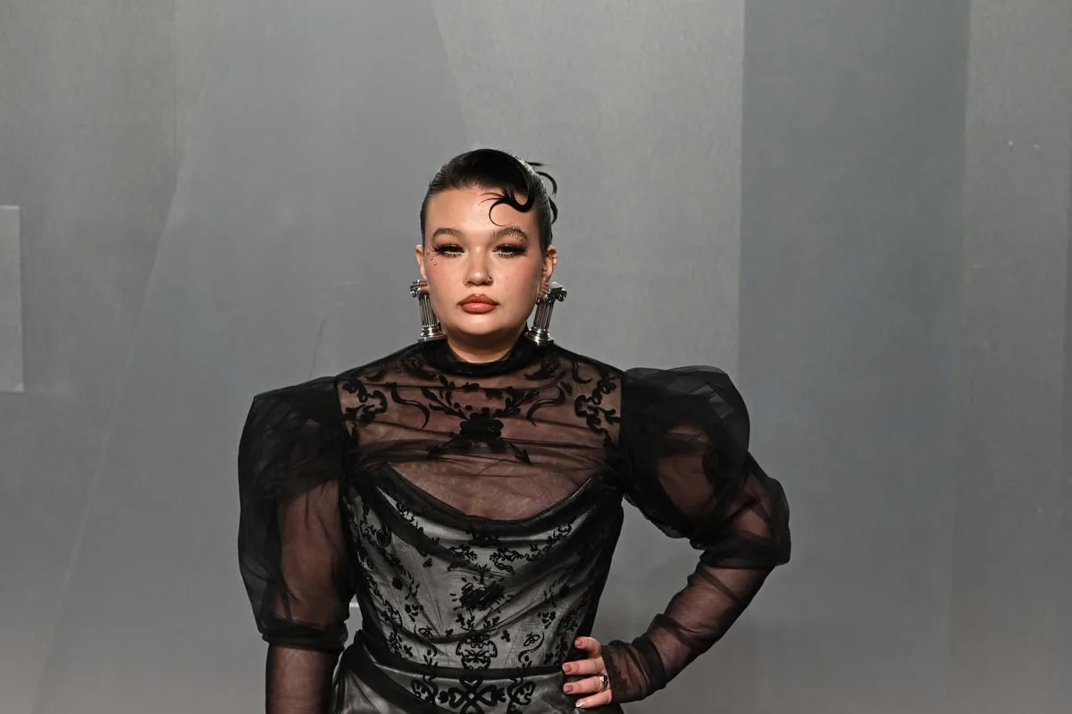 Lola Young steps onstage with a surprise Reading festival set