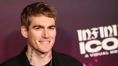 TMZ: врач назначил сыну Синди Кроуфорд кетамин, зная о его зависимости