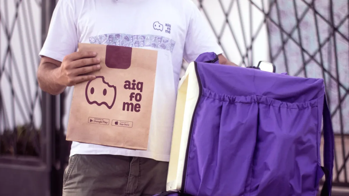 Magalu lança delivery de comida e mira rival iFood em mais de mil cidades