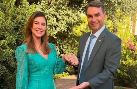 Bolsonaro pede ao STF para ir à dentista e indica esposa de Flávio para atendimento