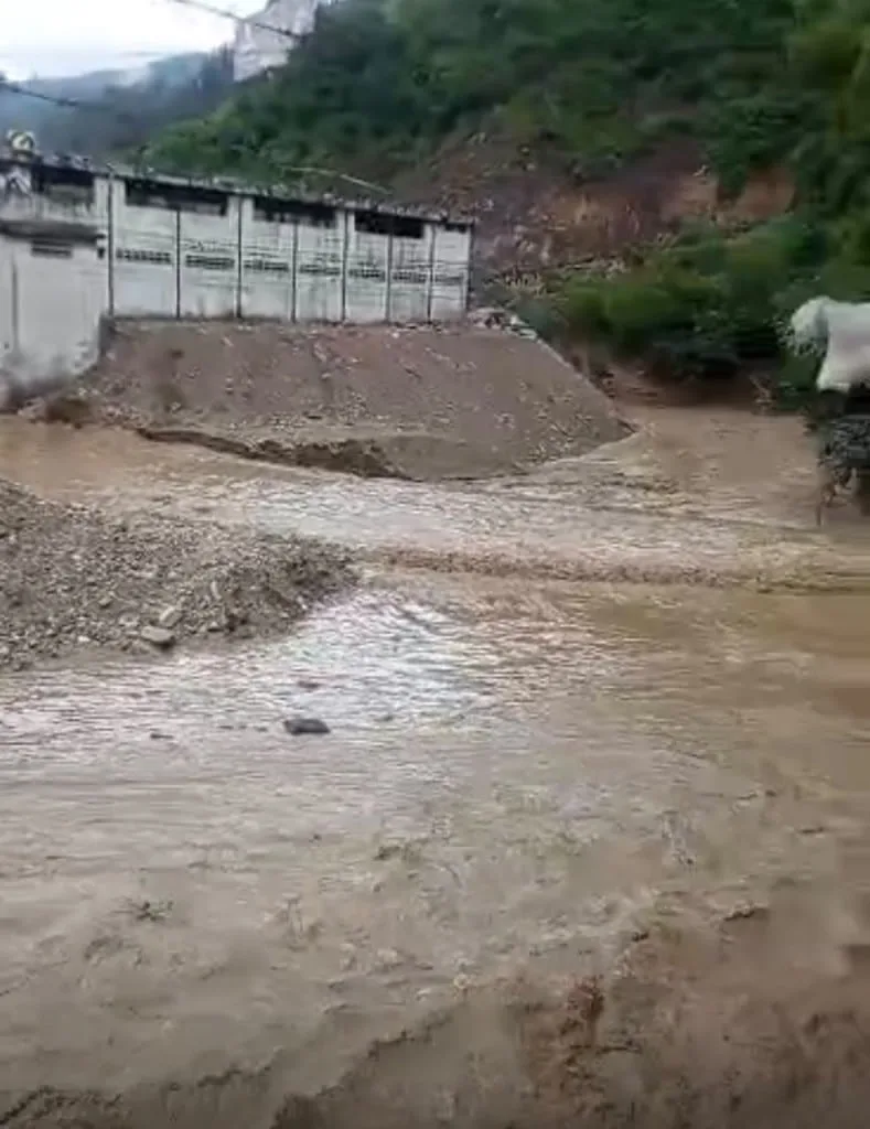Se desborda río San Pedro en Turmerito, la mañana de este #17Sep