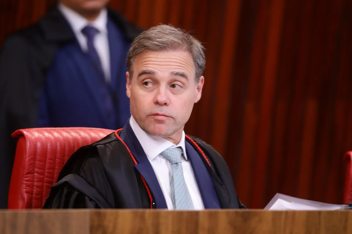 Mendonça propõe que TSE discuta tese que flexibiliza uso de deepfake nas eleições