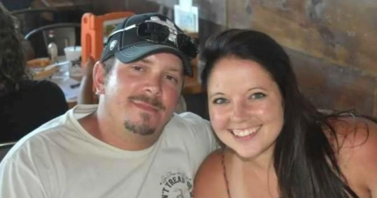 A wife is accused of her husband's murder. Can she clear her name?