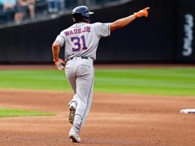 Wade's pinch-hit homer helps first-place Astros power past Mets 6-3
