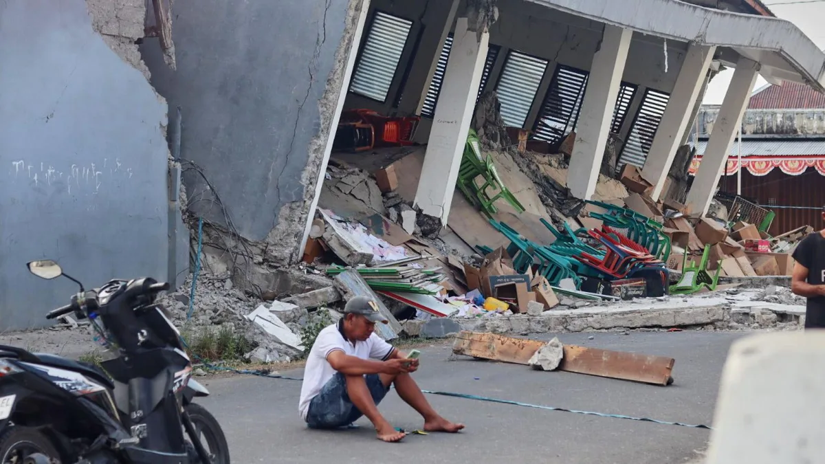 Nach Erdbeben mit mehr als 50 Toten: Hilfsmaßnahmen in Indonesien laufen an