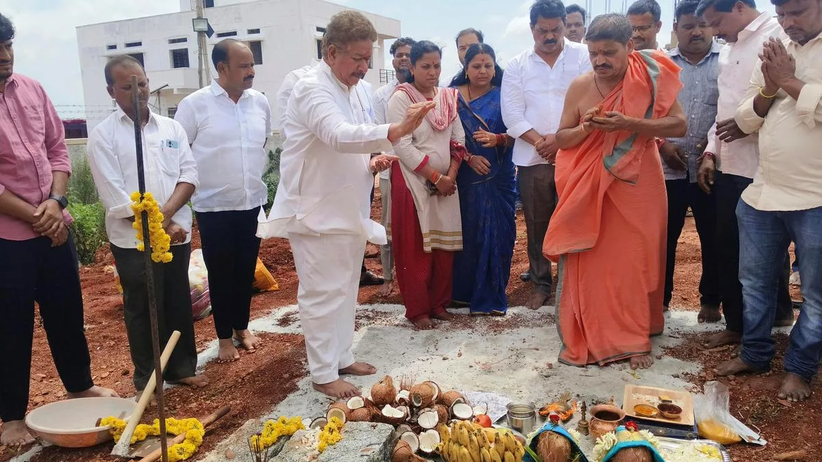 ₹8.62 crore development works launched in Hosapete