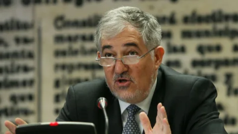 Conde-Pumpido cree que el recurso de amparo de Puigdemont sobre la amnistía podrá resolverse antes de que acabe el año