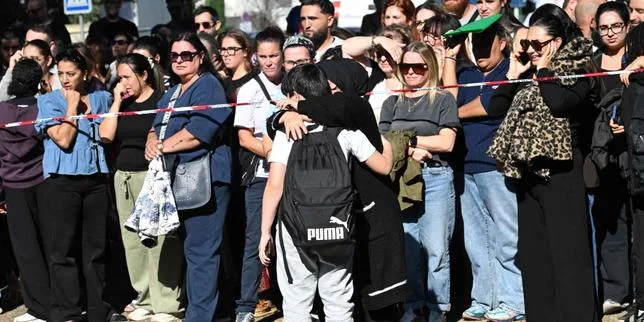 « Maman, il y a un tueur dans le collège » : à Aubagne, un élève tire sur un principal et une professeure