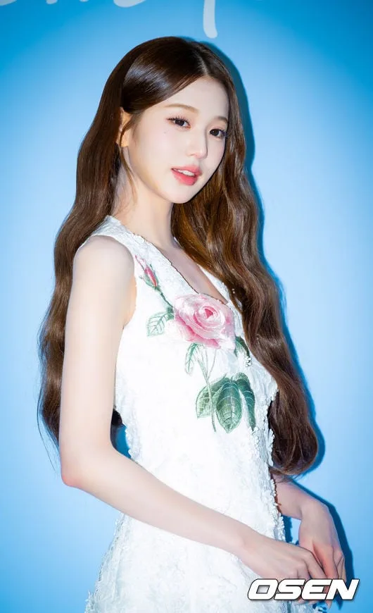 '22세 광고퀸' 장원영, 2년 연속 '올해의 브랜드 대상' 수상