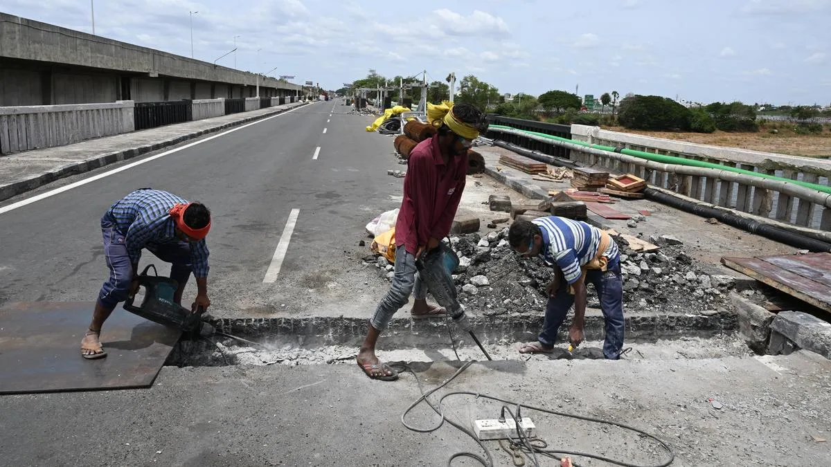 Repair works on Cauvery bridge on in full swing
