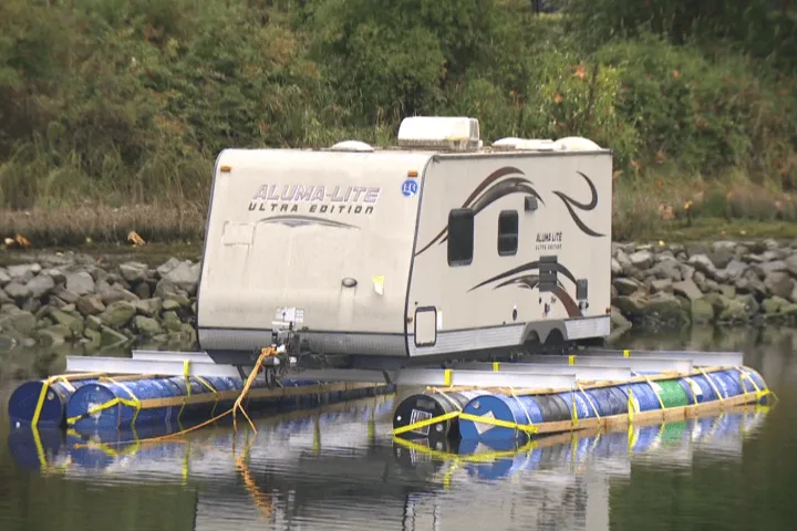 Owner of so-called ‘Hillbilly Houseboat’ speaks about invention