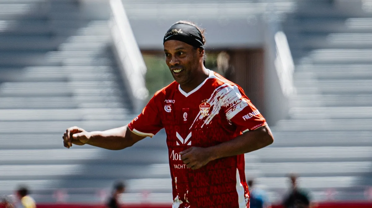 Ronaldinho quiere comprar el Mónaco