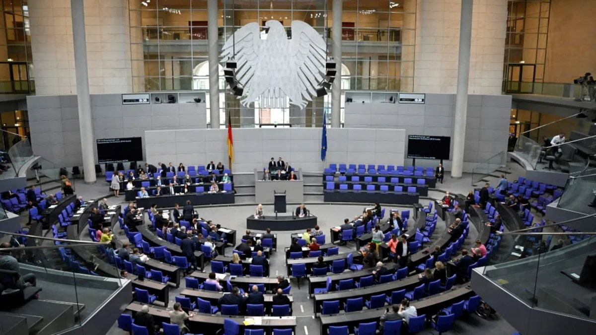 Merz gibt im Bundestag Regierungserklärung zum EU-Gipfel ab