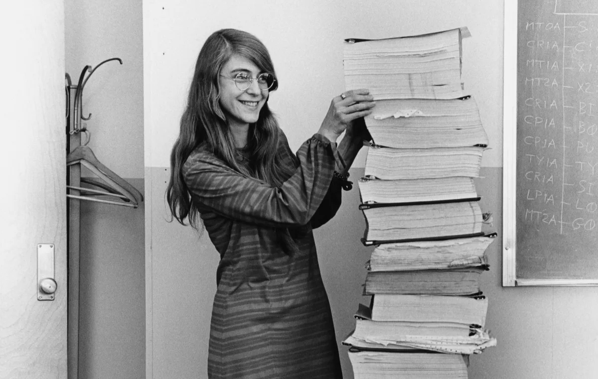 Margaret Hamilton, engenharia de software que levou missão Apollo à Lua, morre aos 90 anos