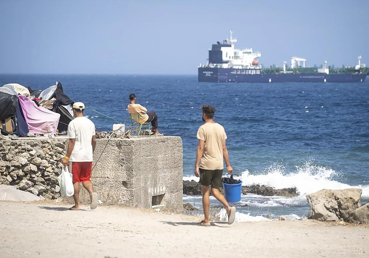 Alerta en el puerto de Ceuta: varios detenidos por vender documentos a inmigrantes para colarles en la Península
