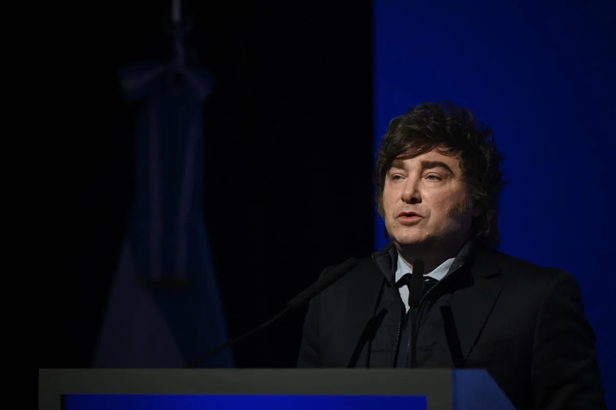 El 44% del electorado no se identifica con La Libertad Avanza ni el peronismo: las claves de un estudio de la UBA